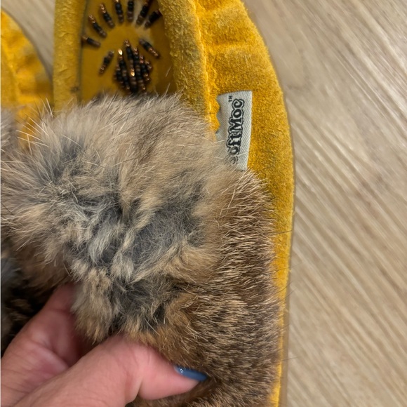 Ladies Size 6 Softmoc Rabbit Fur Moccasins in a Mustard Yellow - Picture 2 of 4